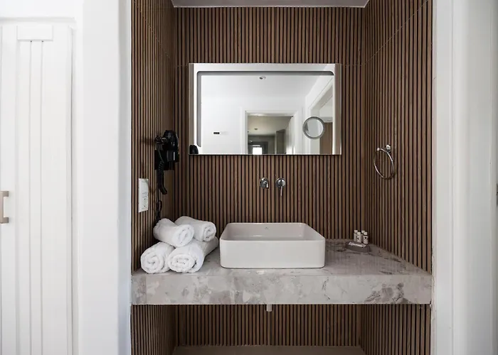 Calmare Collection Plaka (Naxos)